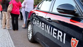 Mister în Roma! Cine e femeia găsită moartă într-un parc, alături de fiica ei de doar cinci luni: „Arăta ca o păpușă, nu aș fi crezut niciodată că e om”